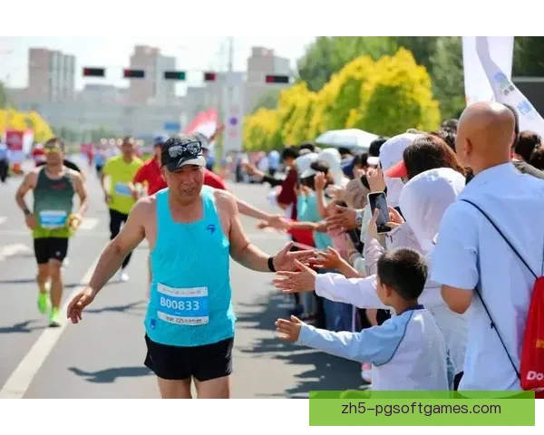 全程直击：跨越马拉松赛道的视角直播