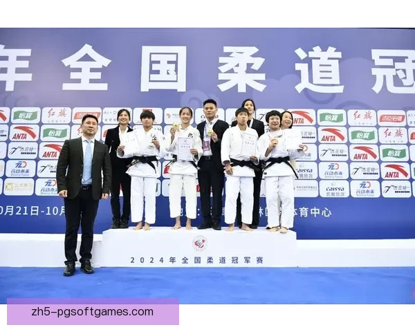 柔道冠军：力量与技巧的完美融合