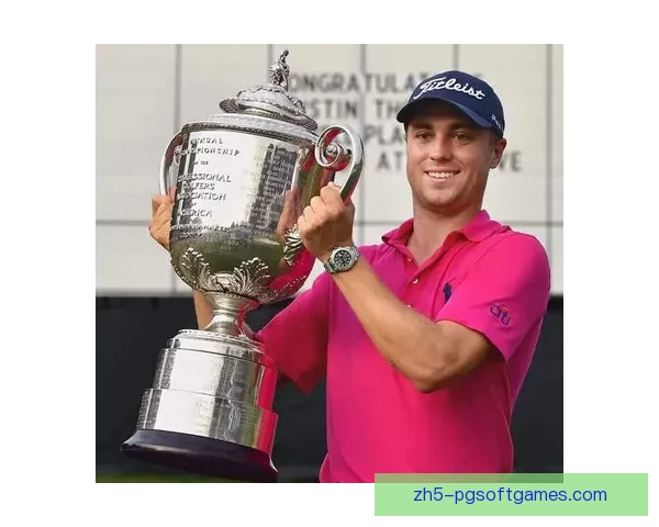 高尔夫比赛精彩瞬间：托马斯逆袭夺冠，彰显高水平球技
