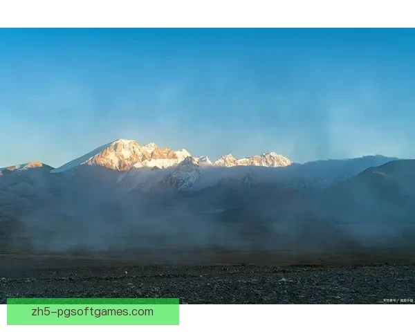 高山之巅：徒步挑战与壮丽风景